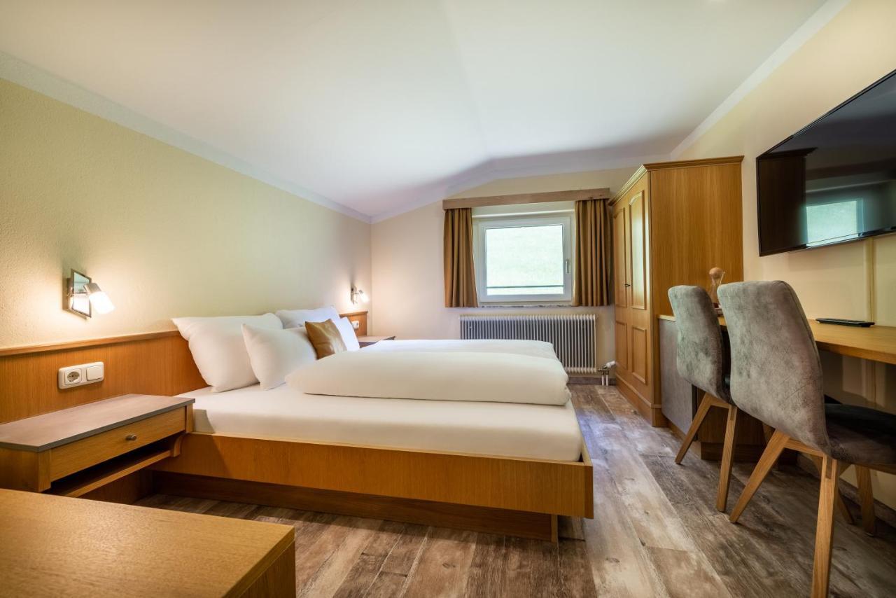 Hotel Der Burgblick-Adults Only Werfen Exteriér fotografie