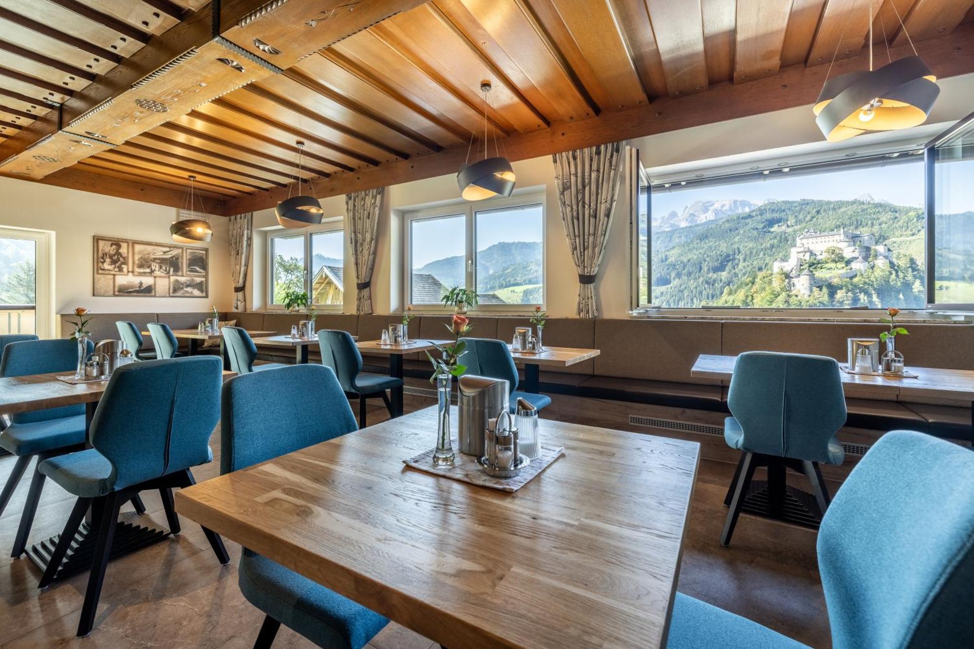Hotel Der Burgblick-Adults Only Werfen Exteriér fotografie